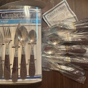 Cambridge Flatware “Gator” 20 piece set New in open box